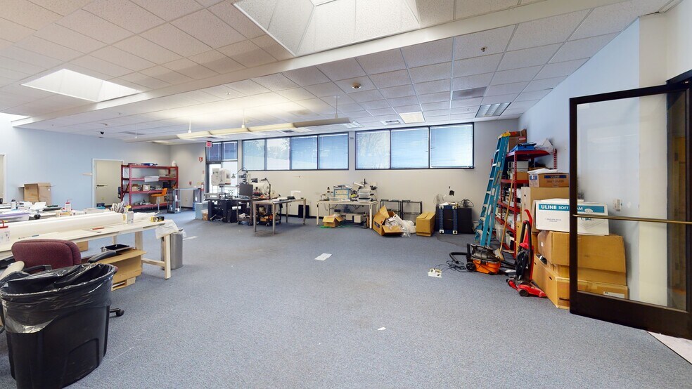 More Photos Of 404 N Halstead St, Pasadena Research And Development For Lease