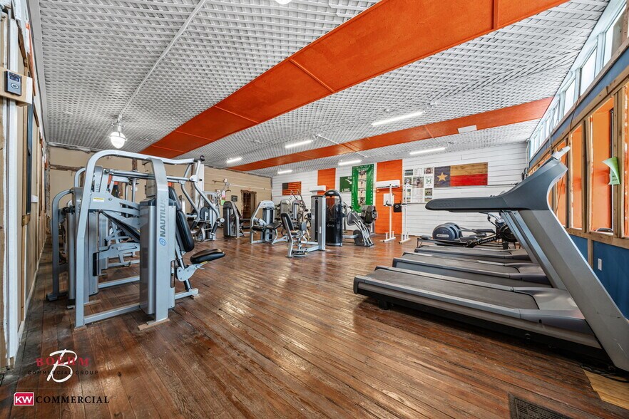 More Photos Of 23737 US Hwy 290 W, Harper Storefront For Sale