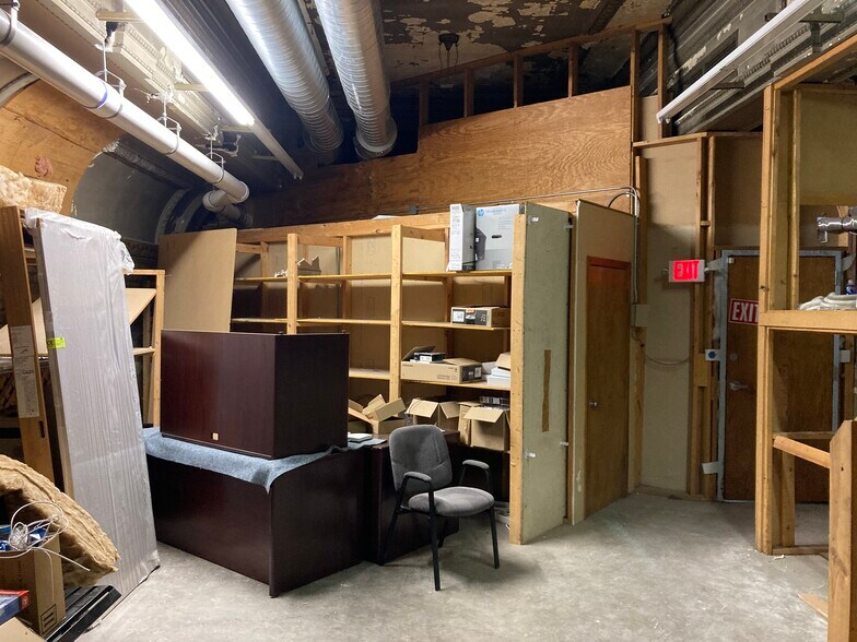 More Photos Of 309 W Superior St, Duluth Storefront For Sale