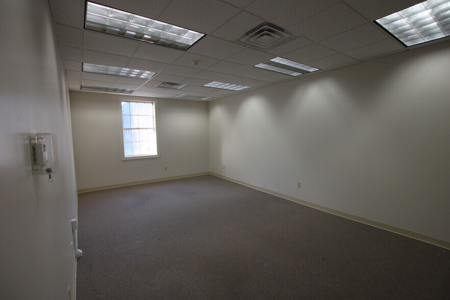 More Photos Of 29 Main St, Leominster Office For Lease