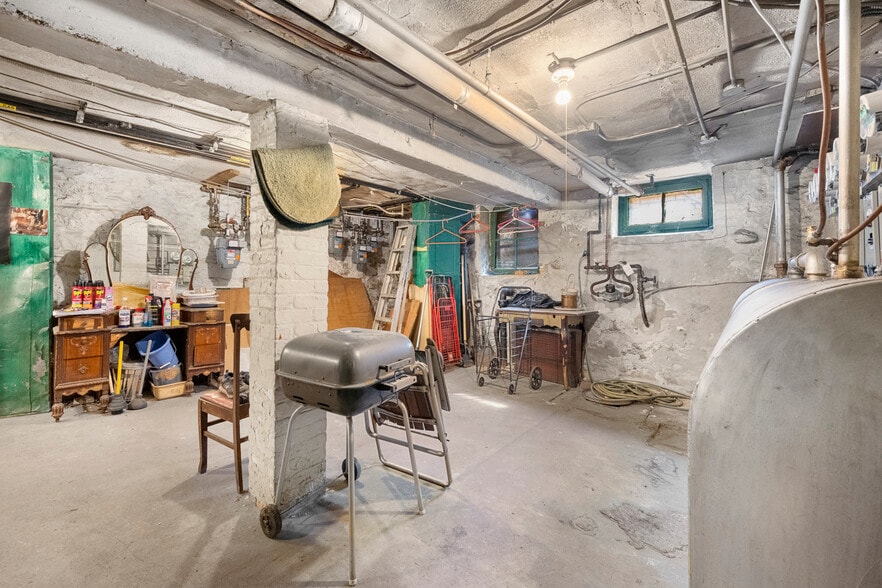 More Photos Of 3172 44th St, Astoria Multifamily For Sale