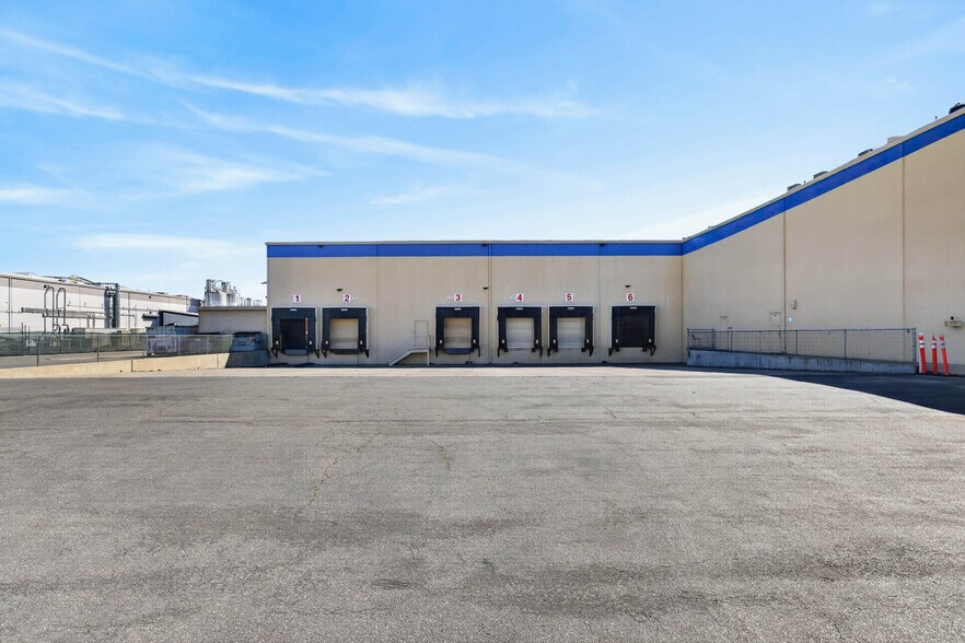 More Photos Of 10149 Iron Rock Way, Elk Grove Warehouse For Sale