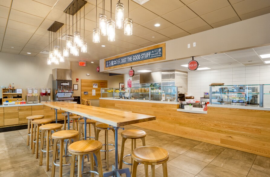 More Photos Of 30 Montgomery St, Jersey City Office For Lease