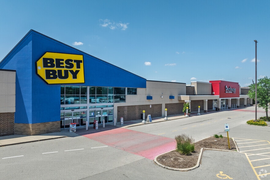 More Photos Of 325-615 E Palatine Rd, Arlington Heights Storefront For Lease