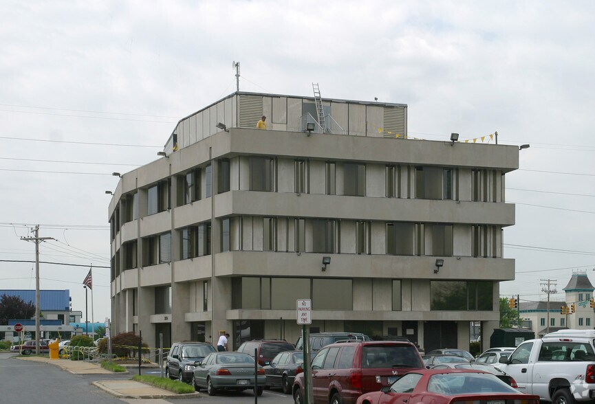 More Photos Of 2024 West St, Annapolis Office For Sale