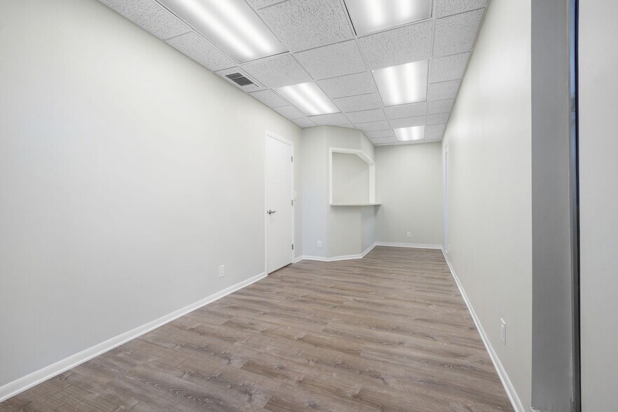 More Photos Of 1701 66th St N, Saint Petersburg Medical For Sale