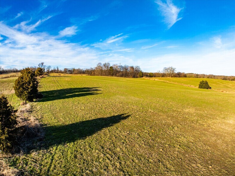 More Photos Of 520 Thorngrove pike, Kodak Land For Sale