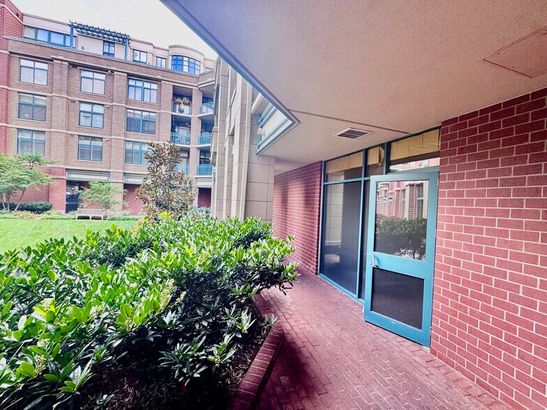 More Photos Of 502 W Broad St, Falls Church Apartments For Lease