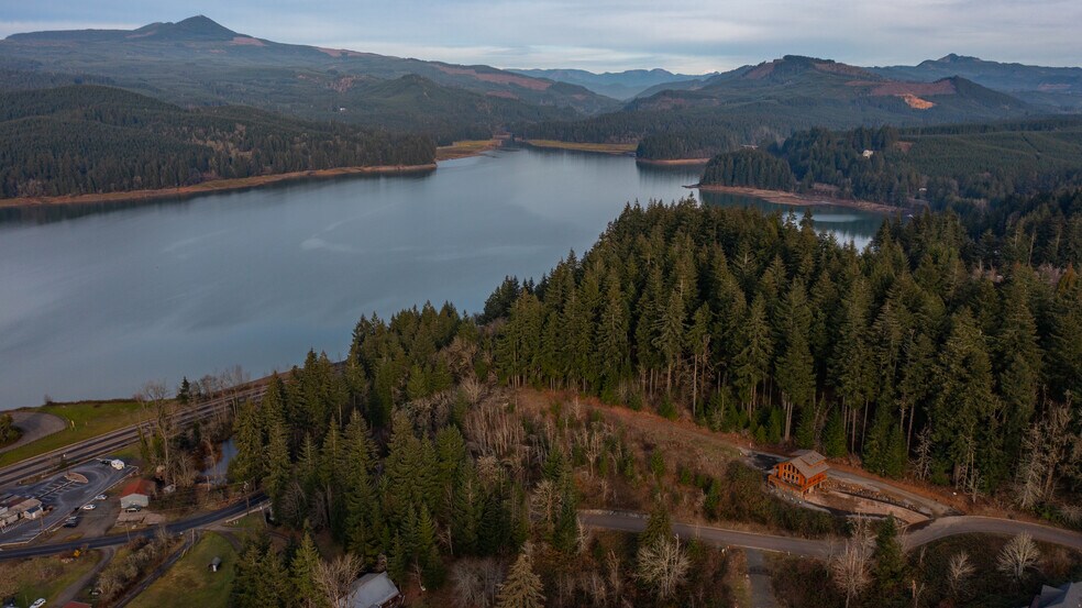 More Photos Of 6331 Lake Pointe Wy, Sweet Home Lodge Meeting Hall For Sale