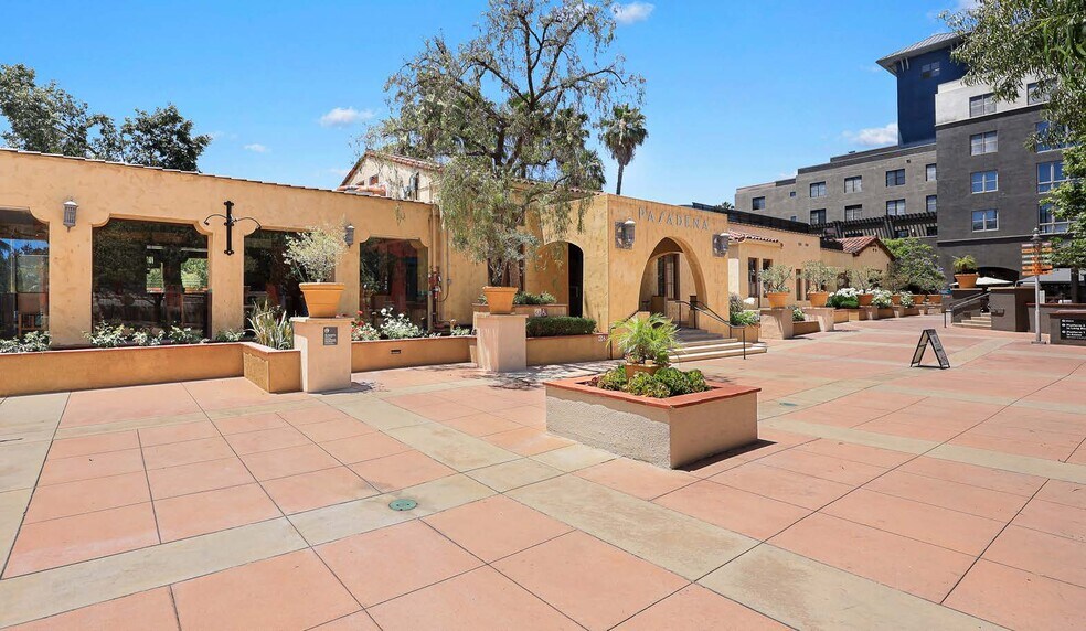 More Photos Of 260 S Raymond Ave, Pasadena Freestanding For Lease