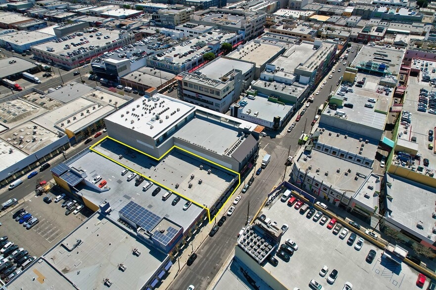 More Photos Of 948 Crocker St, Los Angeles Storefront Retail Office For Lease