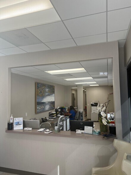 More Photos Of 415 N Crescent Dr, Beverly Hills Medical For Lease