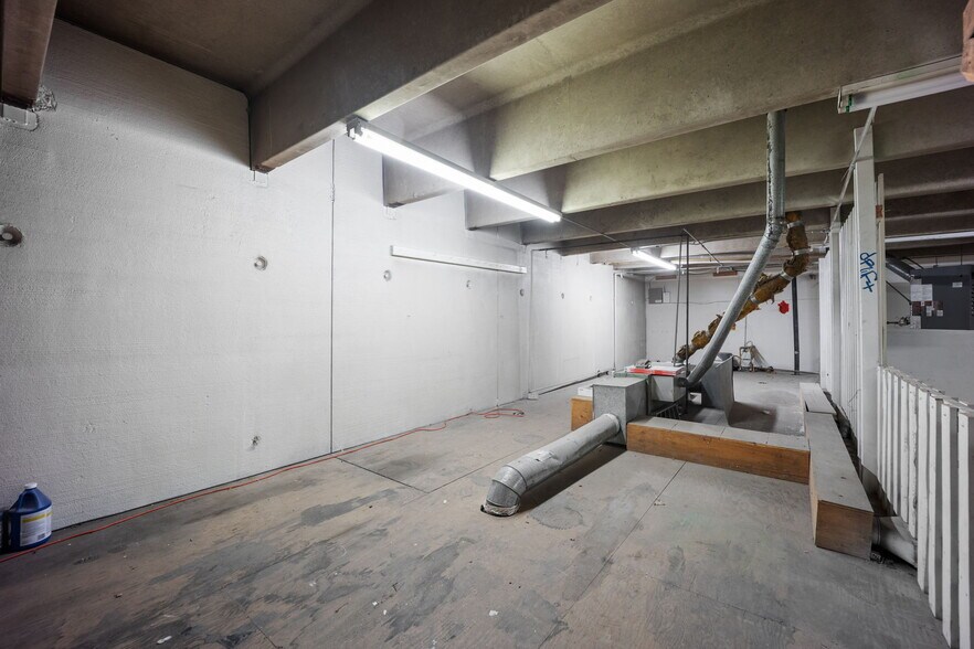 More Photos Of 1130 Valley St, Colorado Springs Warehouse For Sale