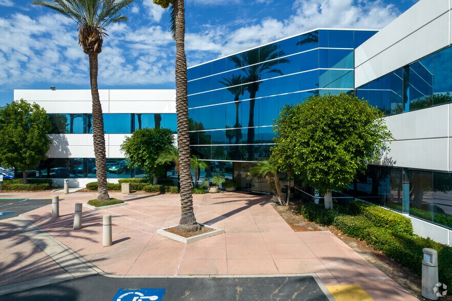 More Photos Of 495 E Rincon St, Corona Office For Lease