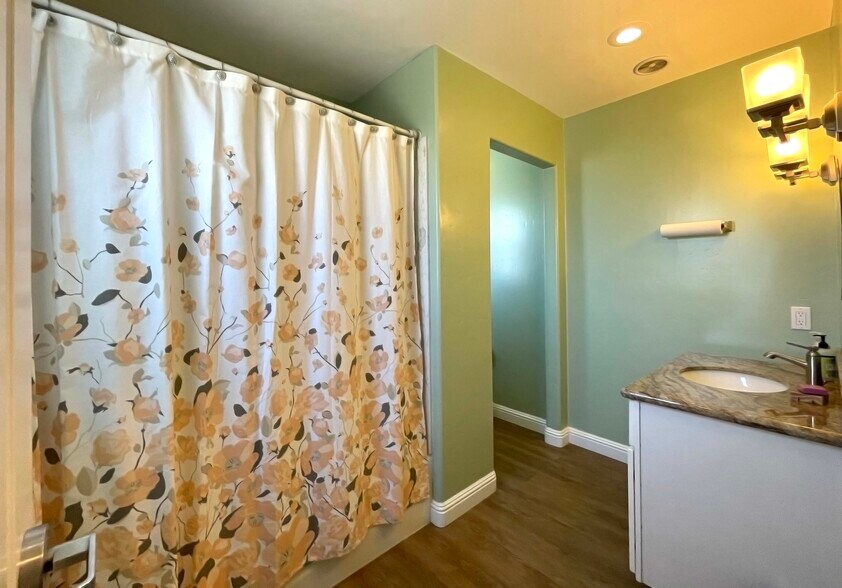 More Photos Of 6201 Bradshaw Rd, Sacramento Industrial For Sale