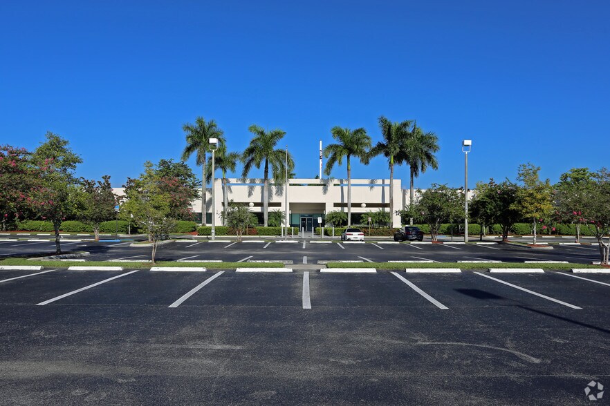 More Photos Of 1725 N Commerce Pky, Weston Office For Lease