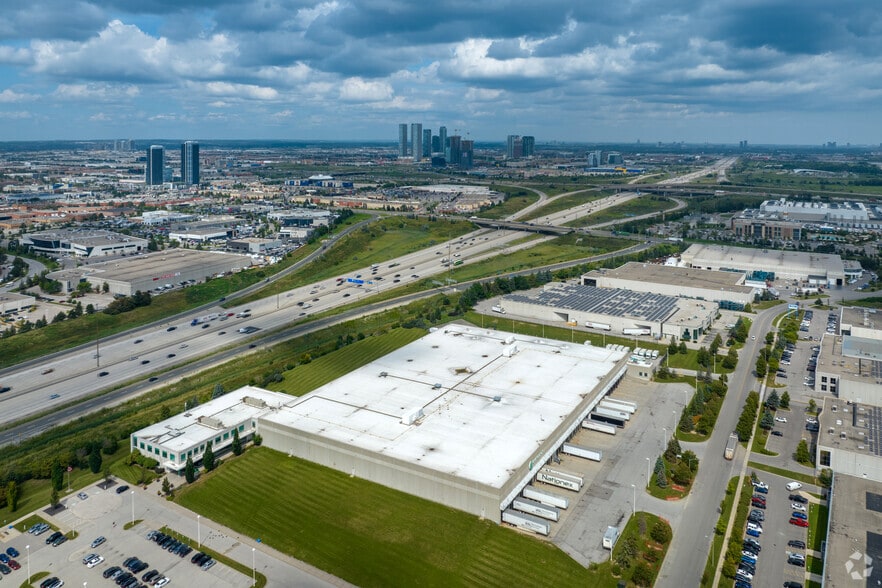More Photos Of 200 Aviva Park Dr, Vaughan Distribution For Lease