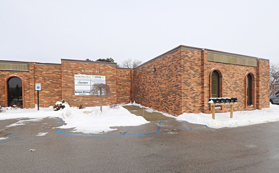 More Photos Of 5083-5085 Miller Rd, Flint Office For Sale