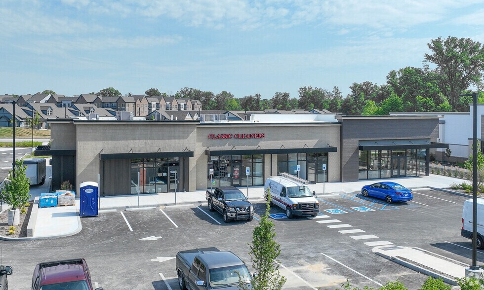 More Photos Of 6165 Promenade Shops Blvd, Noblesville Storefront For Lease