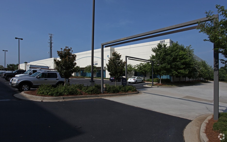 More Photos Of 105 Forest Pky, Forest Park Warehouse For Lease