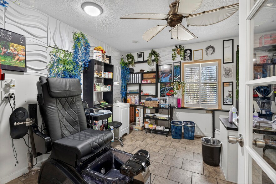 More Photos Of 4849 Mercer University Dr, Macon-Bibb Storefront For Sale