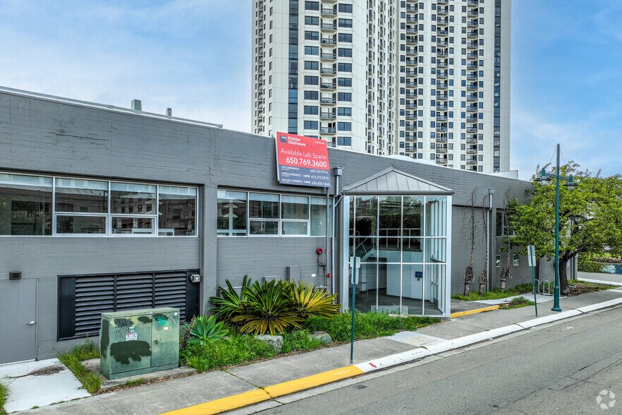 Primary Photo Of 6101 Christie Ave, Emeryville Research And Development For Lease