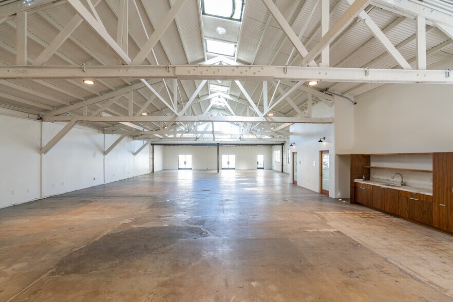 More Photos Of 4227 Whiteside St, Los Angeles Warehouse For Lease
