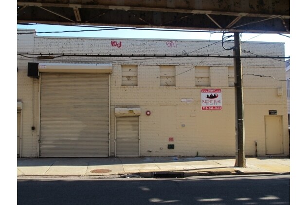 Primary Photo Of 37 Crescent St, Brooklyn Warehouse For Lease