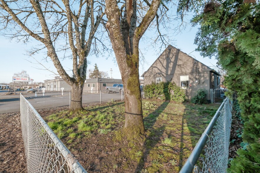 More Photos Of 1209-1215 Shortridge St SE, Albany Office Residential For Sale