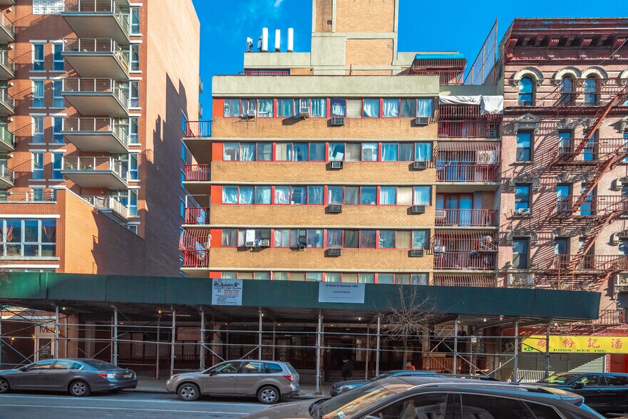 More Photos Of 48 Market St, New York Apartments For Sale