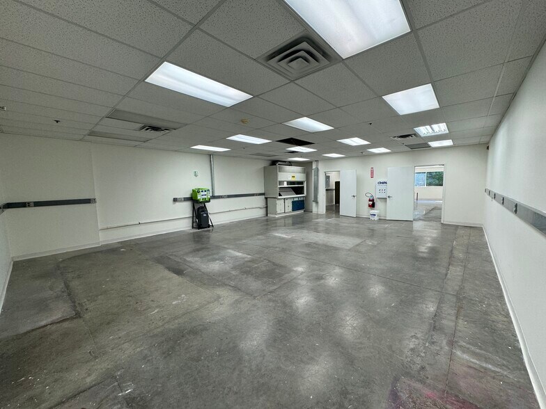 More Photos Of 110 Pomponio Ave, South Plainfield Manufacturing For Sale