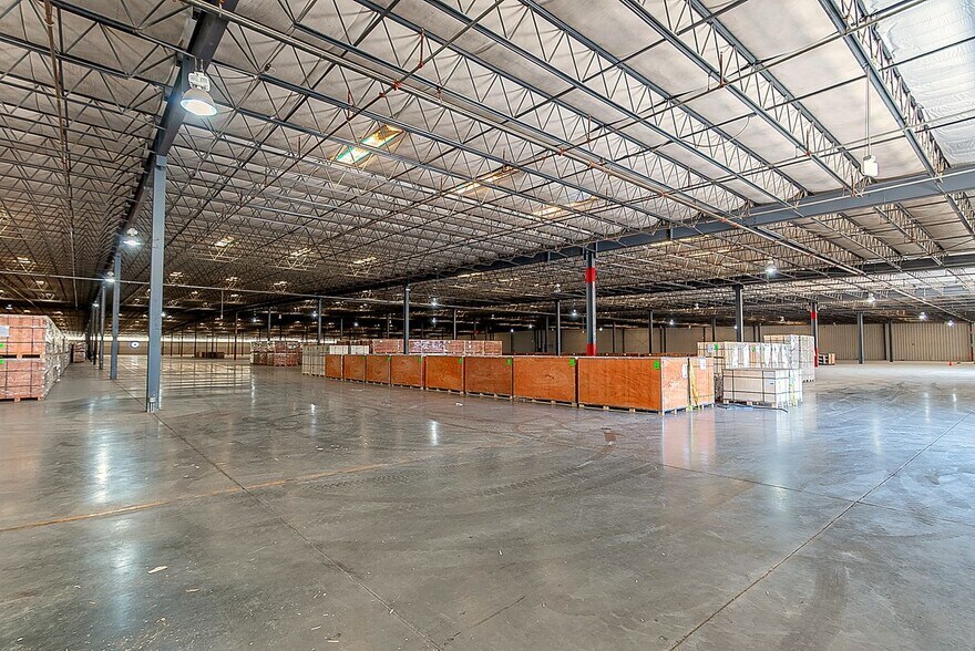 More Photos Of 2801 N Main St, San Luis Warehouse For Sale