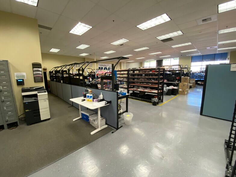 More Photos Of 18023 Highway 99, Lynnwood Light Manufacturing For Lease