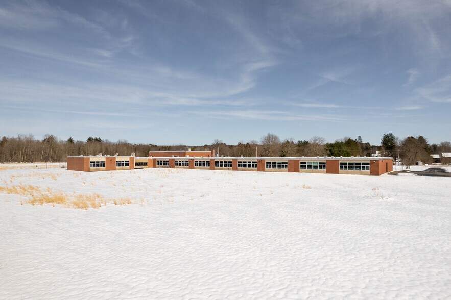 More Photos Of 55 Cox Rd, Williamstown Schools For Sale