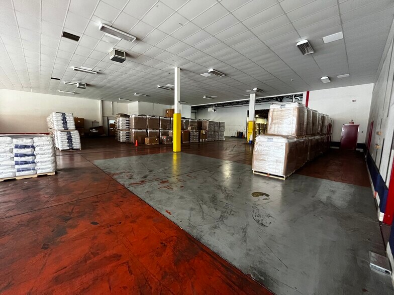 More Photos Of 347-374 Lang Blvd, Buffalo Light Distribution For Lease