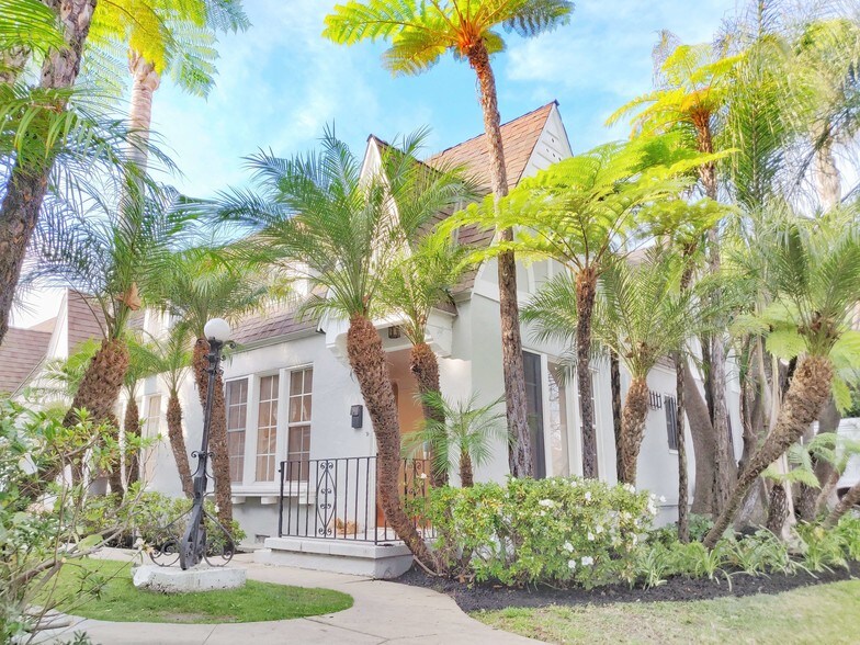 More Photos Of 537-545 1/2 N Orange Dr, Los Angeles Apartments For Sale