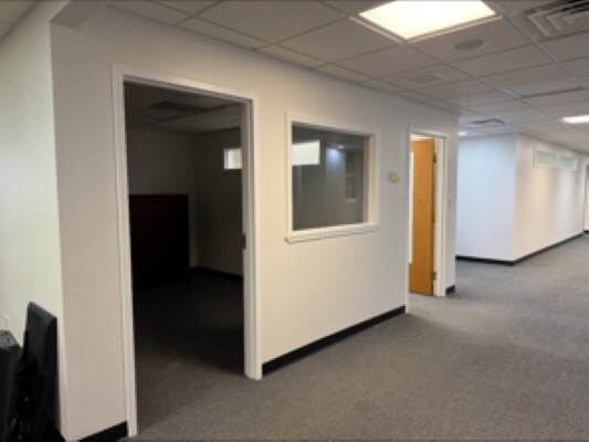 More Photos Of 901 Farmington Ave, West Hartford Medical For Lease
