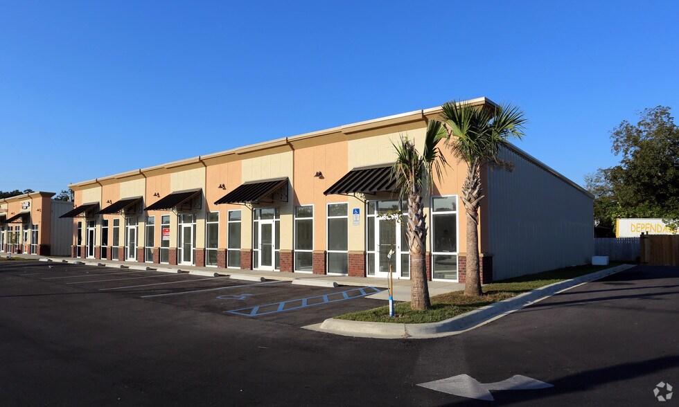 Primary Photo Of 1673 N Pace Blvd, Pensacola Storefront Retail Office For Lease