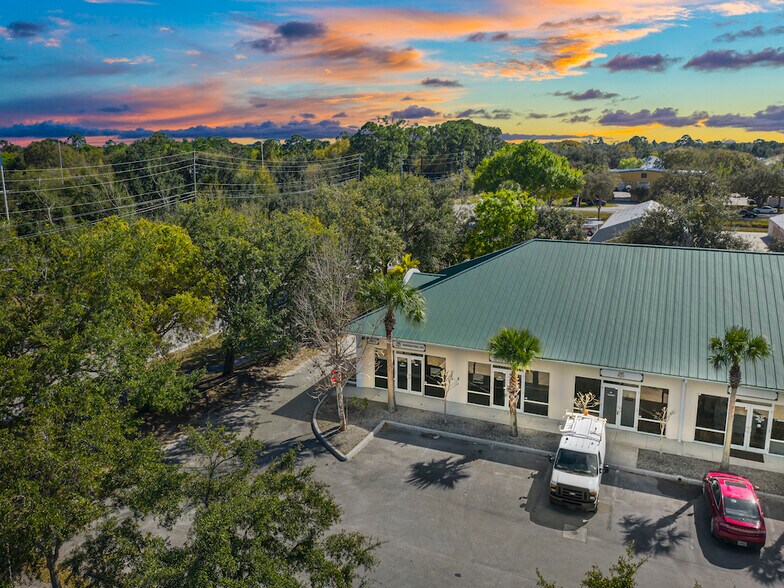 More Photos Of 9015 Americana Rd, Vero Beach Medical For Lease