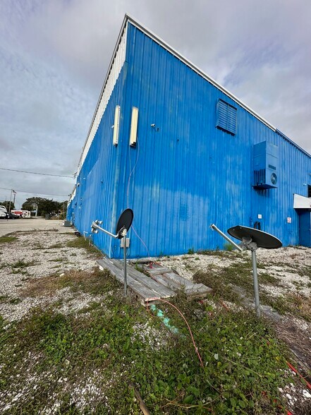 More Photos Of 11155-11155 Tamiami Trl S, North Port Warehouse For Sale