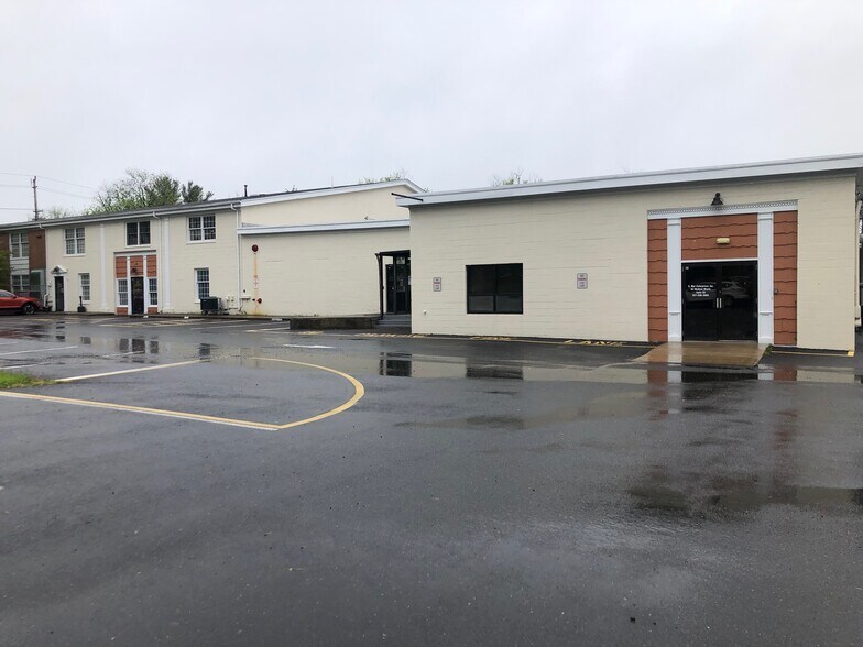 More Photos Of 3145 Bordentown Ave, Parlin Showroom For Sale