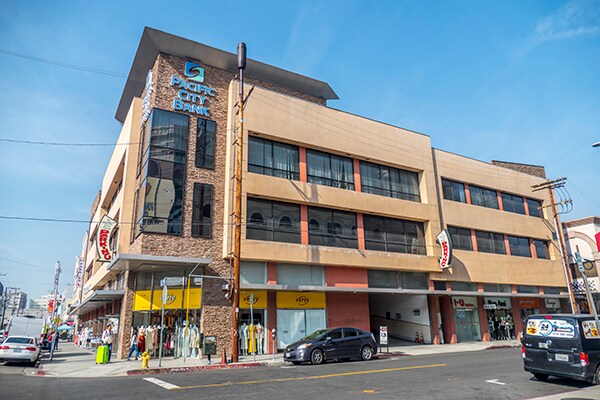 More Photos Of 777 E 12th St, Los Angeles Office For Lease