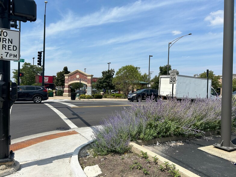 More Photos Of 3152 W 111th St, Chicago Convenience Store For Lease