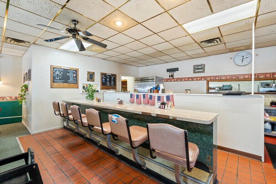 More Photos Of 32-34 Main St, Perry Restaurant For Sale