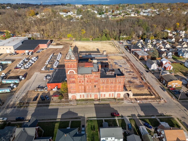 More Photos Of 3040 Jackson St, Dubuque Apartments For Sale