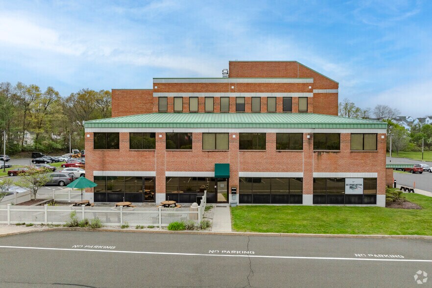 More Photos Of 69 Sand Pit Rd, Danbury Medical For Lease