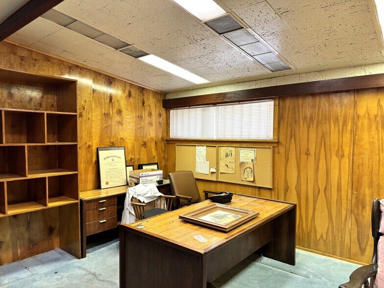 More Photos Of 7112 Lyons Ave, Houston Medical For Lease