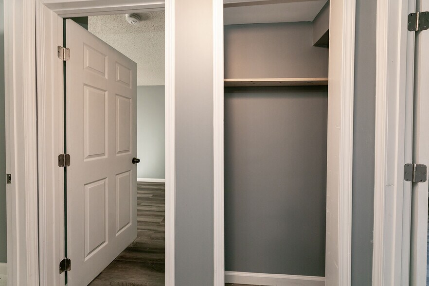 More Photos Of 3081 St. Charles Dr, Memphis Apartments For Sale