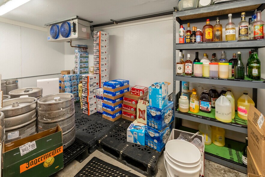 More Photos Of 101 W Monroe St, Carbondale General Retail For Sale