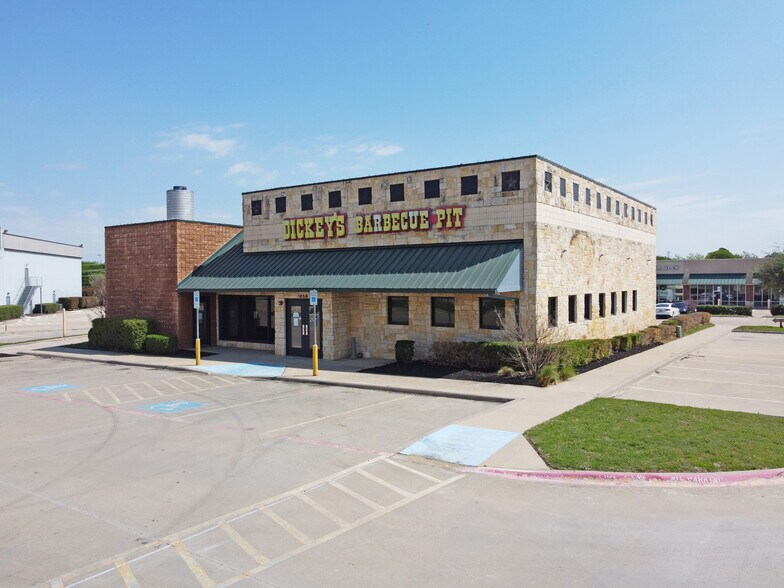 More Photos Of 1858 Precinct Line Rd, Hurst General Retail For Sale